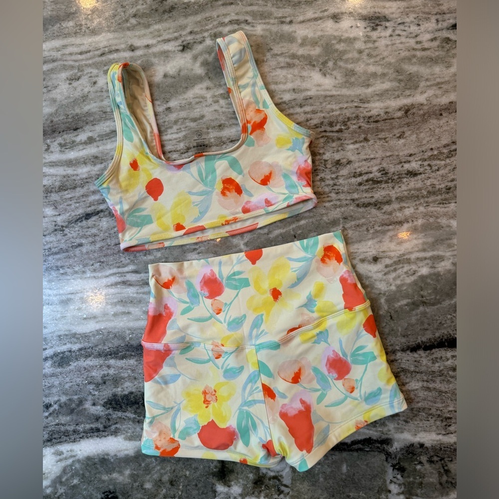Montce Helena Workout 2-Piece Set Size XS-S - Picture 5 of 5